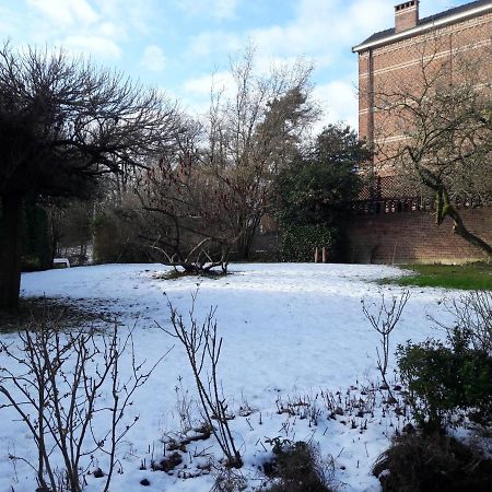 Un Grand Jardin En Ville. Chez Guy Uccle Exterior foto